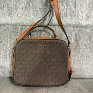 Michael Kors Jet Set Medium Logo Top Handle Leather Crossbody Bag
